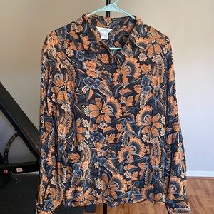 Paul Stanley 100% Silk funky button up, size 8 acts like an 4-8. Never worn